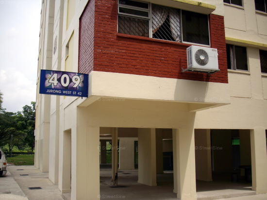 Blk 409 Jurong West Street 42 (Jurong West), HDB Executive #409942